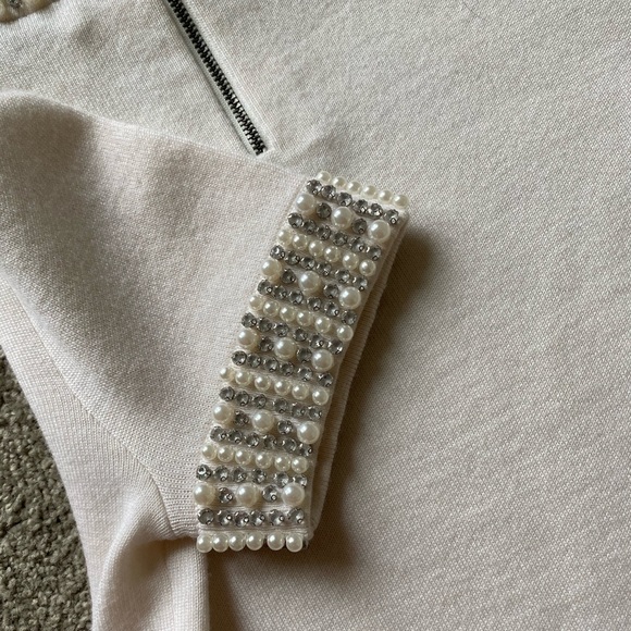 Alice + Olivia Ciara Mock Neck Embellished Crop - Picture 7 of 10